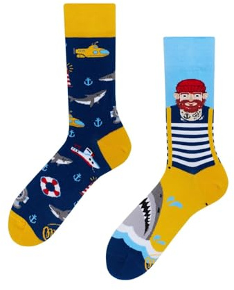 Many Mornings - Fishers Tale / Fischermann - Mismatched Socken - Fisherboote, Hai, Seemann (39-42)