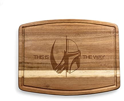 Toscana – eine Marke von Picnic Time – Star Wars Mandalorian Ovale Akazien-Schneidebrett, Servierbrett, Charcuterie-Brett (Akazienholz)