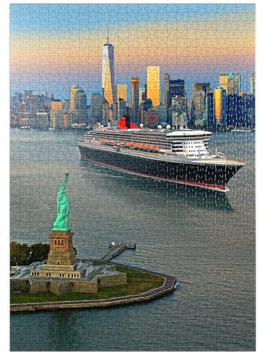 MyPuzzle Freiheitsstatue, mit Queen Mary 2 und One World Trade Center, Manhattan, New York, USA - Premium 1000 Teile Puzzle - MyPuzzle Sonderkollektion von Puzzle Galaxy
