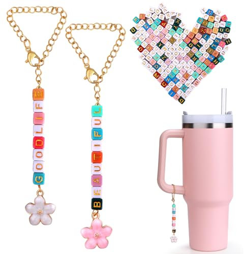 AIERSA Accesorios de dijes de taza para mango de vaso Stanley de 40 onzas, etiquetas con nombre de letra para bricolaje personalizado para botellas de agua, No es una piedra preciosa