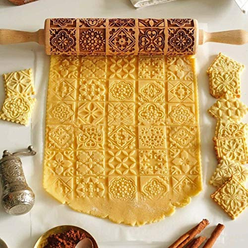 AvviKro Christmas Rolling Pin,Wooden 3D Rolling Pins Embossed, Embossing Rolling Pin with Engraved Christmas Themed Symbols for Baking Embossed Cookies, Rolling Pin Kitchen Tool (Window Grilles)