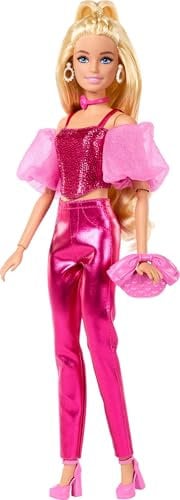 Barbie Poupée Barbie Deluxe Style n° 5 avec tenue rose métallisé, cheveux blonds, haut scintillant de type corset et pantalon brillant, sac à main et collier rose en guise d’accessoires