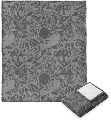 NORTHWEST Disney Descend 4 Silk Touch Überwurf, Royal, 127 x 152,4 cm