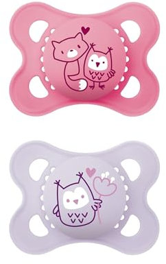 MAM Original Schnuller im 2er-Set, zahnfreundlicher Baby Schnuller aus nachhaltigen & bio-erneuerbaren Materialien, Sauger aus MAM SkinSoft Silikon, mit Schnullerbox, 0-6 Monate, Fuchs/Eule