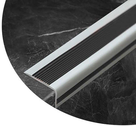 HAEKEBC Battiscopa Morbido Per Scale 150cm Autoadesivo, Antiscivolo, Strisce Di Gomma A Forma Di L, Bordo Per Scale Impermeabile, Protezione Per Bordi Di Scale In Vinile Per Gradini In Legno(Black,4ft