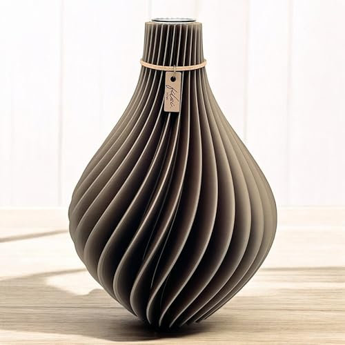 Filsi Home | 3D Druck Vase Nuvia | hergestellt aus PLA (Bio-Kunststoff) | umweltfreundlich | Tiefe Rillen | einzigartige Optik | Made in Germany (Waldschimmer, 25cm Höhe 17cm Durchmesser)