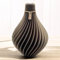 Filsi Home | 3D Druck Vase Nuvia | hergestellt aus PLA (Bio-Kunststoff) | umweltfreundlich | Tiefe Rillen | einzigartige Optik | Made in Germany (Waldschimmer, 25cm Höhe 17cm Durchmesser)