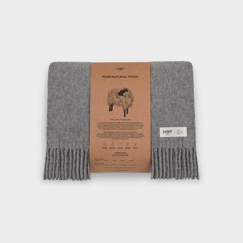 HOP DESIGN - Wolldecke Schurwolle - Warme Decke 155 x 205 cm - 100% Schafwolle, Decke für Winter, Herbst - Boho Kuscheldecke mit Fransen, Tagesdecke, Wohndecke, Winterdecke - Grau