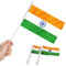 Anley India Mini Flag 12er Pack - Handgehaltene kleine indische Miniaturflaggen am Stick - lichtbeständig und lebendige Farben - 5 x 8 Zoll mit massiver Stange und Speerspitze