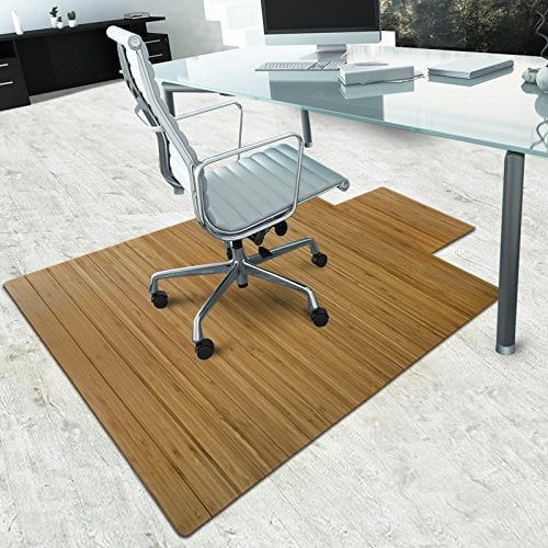 Bambus-Bodenschutzmatte für Hartböden und Teppich | Mit Filz-Unterfütterung | Gumminoppen für festen Halt | Aus natürlichem Bambus | 2 Farben (90 x 120 cm, Hell - mit Lippe)