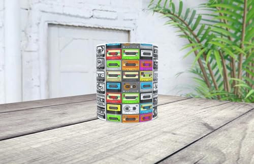 La Huella Taza personalizada vintage con cassettes de música. Ideal para todos los amantes de las cintas y el rock.