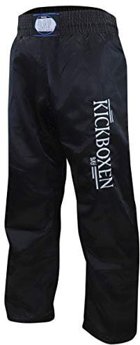 BAY® EDEL Stick Kickboxhose, Größe 180, komplett schwarz, gestickte Schrift Kickboxen, Thaiboxhose lang, Hose Kick-Boxen Thaiboxen Muay Thai, Satinhose, Black