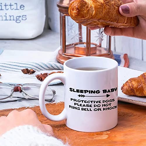 Keramiktasse, schlafendes Baby, schützende Hunde, bitte nicht klingeln oder klopfen, Kaffee, Teetasse, Zitate, Mockup-Tasse für Kollegen, Männer oder Frauen, Geschenke 325 ml