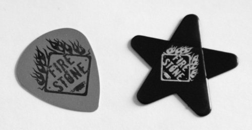 SPECIAL PIC Plektren Set -- Sternplektrum mit 5 unterschiedlichen Stärken und Edelstahlplektrum für ein hartes obertonreiches Spiel (Gitarrenplektrum)