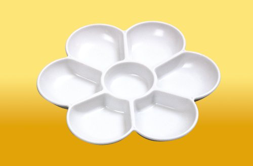 Palette, white plastic, 17.5cm diameter approx., flower shaped