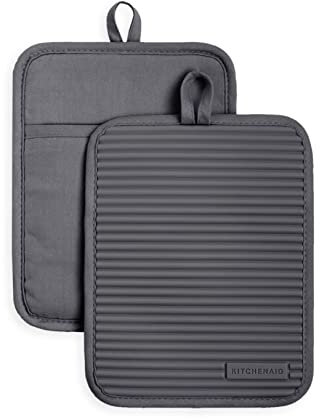 KitchenAid Set di presine in morbido silicone a coste, grigio antracite, 17,8 x 22,9 cm