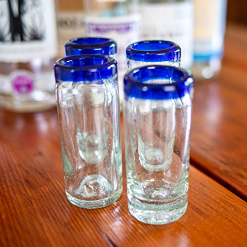 Vasos de chupito mexicanos | soplado a mano, artesanal | Diseño alto de borde azul | perfecto para tequila o mezcal | 2 oz. | Juego de 4