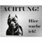 INDIGOS UG - Pitbull Terrier - Schild bedruckt - Achtung Hier wache ich! - Alu-Dibond Edelstahl Look - 80x60 cm - Spruch - Deko Geschenkidee für Ihren Hund - Zaun - Türschild