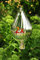 Glas-Deko für Garten,Blüten und Zapfen, Gartenkugel Massivglas ROBUST, 33 cm gross Form Tropfen, edler Tropfen handgefertigt silber Sonnenfänger für Lichteffekte im Garten, Rosenkugel Gartenkugel Son