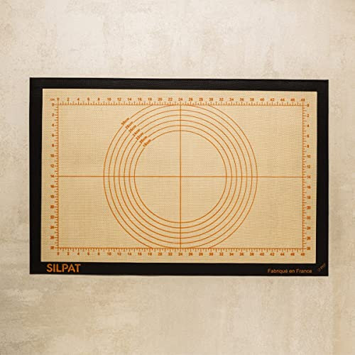Silpat Tapis de Cuisson Patisserie Gradué - Plan de Travail Antidérapant, Antiadhésif - Étaler & Découper Pâtes Facilement - Accessoire Pâtisserie, Qualité Professionnelle - 58,5x38,5 cm