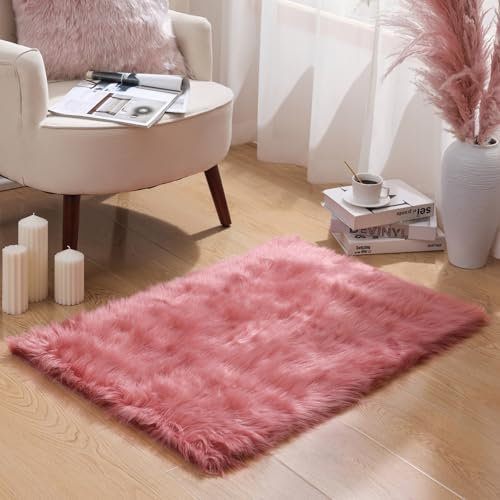 Ashler Tapis en fausse fourrure, tapis en fausse peau de mouton à poils longs ultra doux, 61 x 91 cm, lavable en machine, décoration de chambre, chambre d’enfant, salon, rose