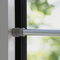 Klemmstange FLEX ausdrehbar/ausziehbar TELESKOP mit Saugknopf zum klemmen - ohne zu schrauben und bohren für Fenster und Türen (silber, 110-130 cm)