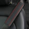 NUNETH 2 Stück Auto Sicherheitsgurtpolster für Ford Mustang GT/Mustang Mach 1 3 Doors 2000-2023 2024, Weiches Bequem Langlebig Gurtpolster, Auto Sicherheitsgurt Polster Auto Gurtpolster, Auto-Zubehör