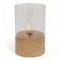MIJOMA - Elegante LED-Kerze im Glas, Warmweiß, Realistische Flamme, 6/18 Timer, Batteriebetrieben, Stilvoller Blickfang, Authentisches Look & Feel (Ø8 x H12.5 cm, Sockel Holzoptik)
