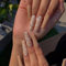 Abstrakte French Fake Nail,Langer glänzender Sarg Press on Nails,Milchtee Farbe Herz Vollständige Abdeckung Acryl Nägel Art für Frauen und Mädchen 24PCS