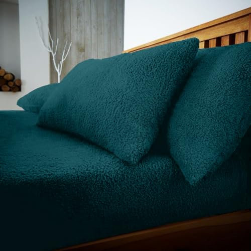GC GAVENO CAVAILIA 2 Pack Teddy Fleece Pillow Cases - 100% Polyester Thermal Warm & Cozy Pair of Soft Fluffy Plain Fleece Pillow Cases - Green