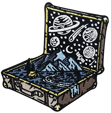 Finally Home Die Welt im Koffer Patch zum Aufbügeln | Weltraum Patches Planeten Bügelbild Camping Aufbügler Berg Natur Aufnäher Mond & Sterne Bügelpatch