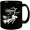 Junge Hexe auf einem Besen Tasse schwarz in Schwarz Halloween KaffeeTasse schwarz Magische Zauberin fliegt Mystische Hexerei Zauberei Broomstick Mug für Fans von Flug Magie