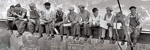Lunch a top a Skyscraper - schwarz Weiss - Poster Plakat Druck - Grösse 158x53 cm