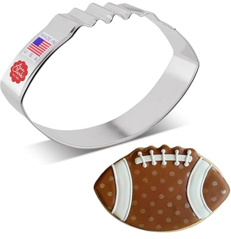 Ann Clark Cookie Cutters Cortador de galletas grande de fútbol, 4.5 pulgadas, fabricado en Estados Unidos
