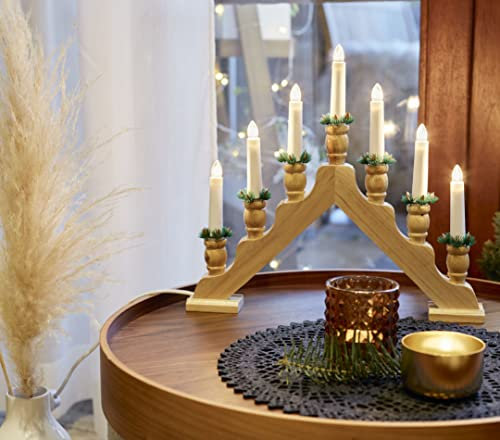 HELLUM 873207 7-flammige Holzleuchter-Pyramide inkl. Dekorkränzchen und Ersatzlämpchen