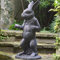 PW TOOLS Vintage Wunderland-Gartenskulptur, Alice im Wunderland, Gartenornament, Gusssteingarten, stehend, Häschen-Statue, Ornament, Innen- und Außenbereich, Terrasse, Figur, Garten-Ornament