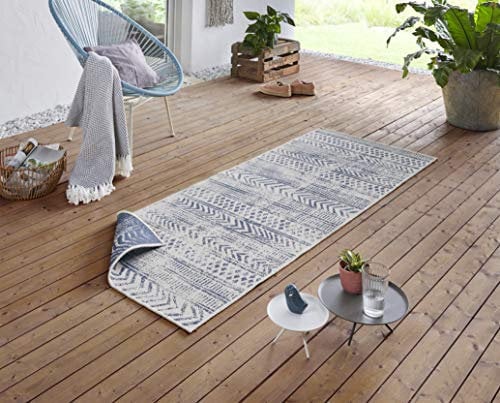 NORTHRUGS In- und Outdoor Teppich Biri 80x350cm - Wendeteppich Wetterfest Boho Style Vintage Design Läufer für Balkon Terrasse Garten Wintergarten Wohnzimmerteppich Wasserfest in Blau Creme