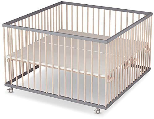 Sämann Laufstall Baby mit Matratze Cloud Air | TÜV geprüft | stufenlos höhenverstellbar | Laufgitter Premium | Babybett aus Holz | Krabbelgitter (grau/natur, 120x120 cm)