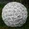 JS Garten Deko Gartenskulptur Dekoelement Blumen aus Beton Figur Kugel mit Blumenmotiv H 21 cm