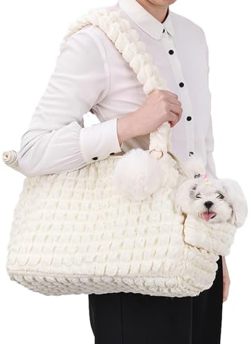 uuclume Weiche Tragetaschen für Katzen, modische Luftpolstertasche, Gesteppte Handtasche mit flauschigem Ball und belüfteten Netz-Reißverschlüssen für 5 kg Welpen / 6,8 kg Katzen (weiß)
