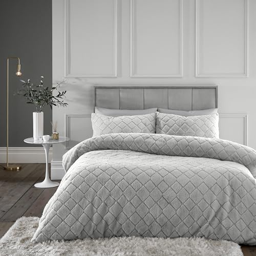 Catherine Lansfield Cosy Diamond Faux Fur King Duvet Cover Set with Pillowcases Silver Grey