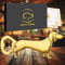 LKKCHER Gold Dackel Flaschenöffner, Dackel Geschenke, Dackel Deko Geburtstagsgeschenk Weihnachten Valentinstag Bier Geschenke für Männer Frauen Papa, Vatertagsgeschenk, mit Geschenkbox und Grußkarte