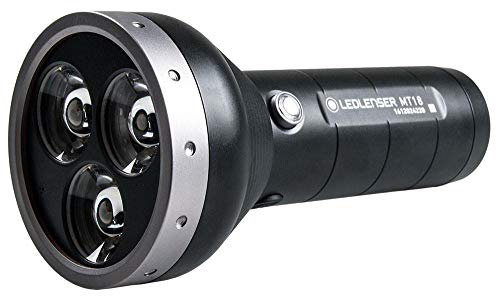 Ledlenser MT18 Torcia tascabile LED da outdoor, ricaricabile con batteria, 3000 lumen, messa a fuoco regolabile, portata luminosa di 540m, autonomia fino a 96 ore, interruttore frontale, uso a unamano