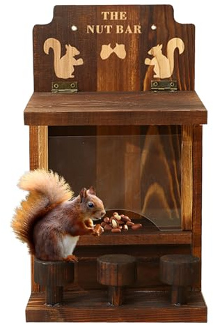 TyCylKu Eichhörnchen-Futterspender | 27,5 x 15,5 cm Holz Eichhörnchen Haus Nistkasten für Mais lustige Holz Eichhörnchen Bar mit 3 kleinen Hockern | wetterfeste Eichhörnchen Box