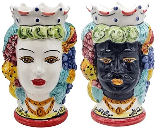 sicilia bedda - Coppia Teste di Moro SICILIANE in Ceramica di CALTAGIRONE - Realizzate a Mano - H Centimetri 18 - Elegante Complemento d'Arredo (Corona Rossa con Saraceno)