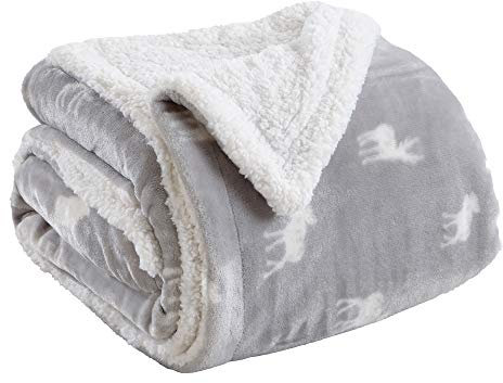 Great Bay Home Überwurfdecke aus Sherpa-Fleece und Samt, Plüsch, Full/Queen, Grauer Elch, dicke Decke für Stuhl, Sofa oder Bett, warm, wendbar, weiche Fleece-Überwurfdecke Kinsley-Kollektion, grauer