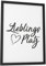 Papierschmiede® Typografie Poster, DIN A4 (21x30 cm), Wanddeko Wohnzimmer, Schlafzimmer, Küche, schwarz-weiß Bild mit Spruch OHNE Rahmen, Lieblingsplatz