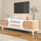 Goeria Mueble de TV de madera natural, con puertas y cajones, soporte de TV con lados de ratán, solución de almacenamiento, estilo rústico natural.
