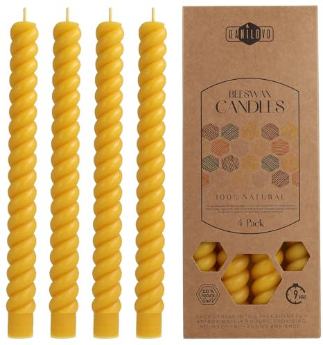 Danilovo Stabkerzen Bienenwachskerzen 4 Stück – Natürliche, Nachhaltige, Lang Brennende Bienenwachskerze für Jeden Anlass & Kerzenständer - Honigduftende, Reine Bienenwachs Kerzen