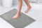 Emma Barclay Noodle Soft Touch Rutschfester Badezimmerteppich in Silber – Duschmatte 40 x 60 cm